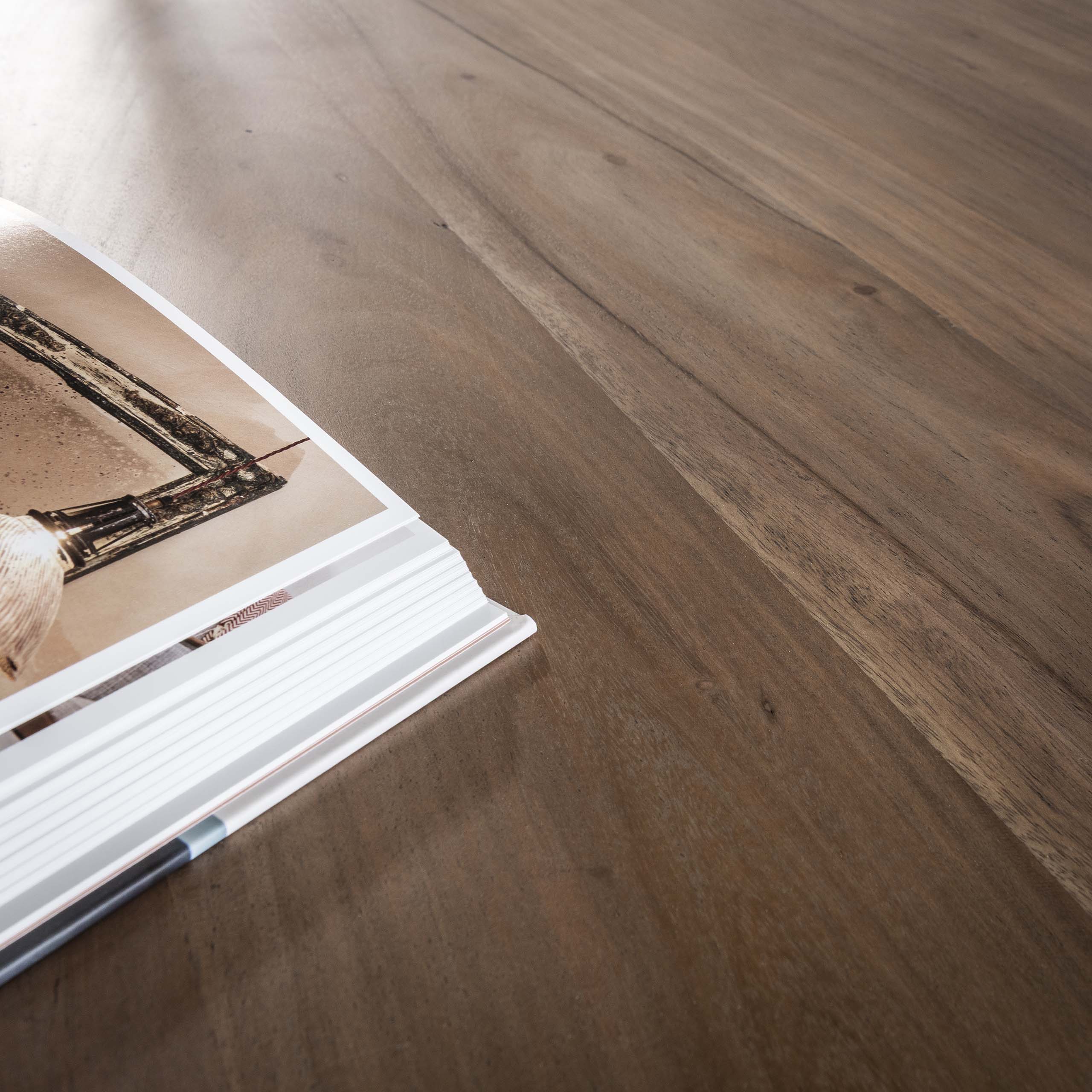 Eettafel Sculpture Niervormig | 244x165 | Massief acacia