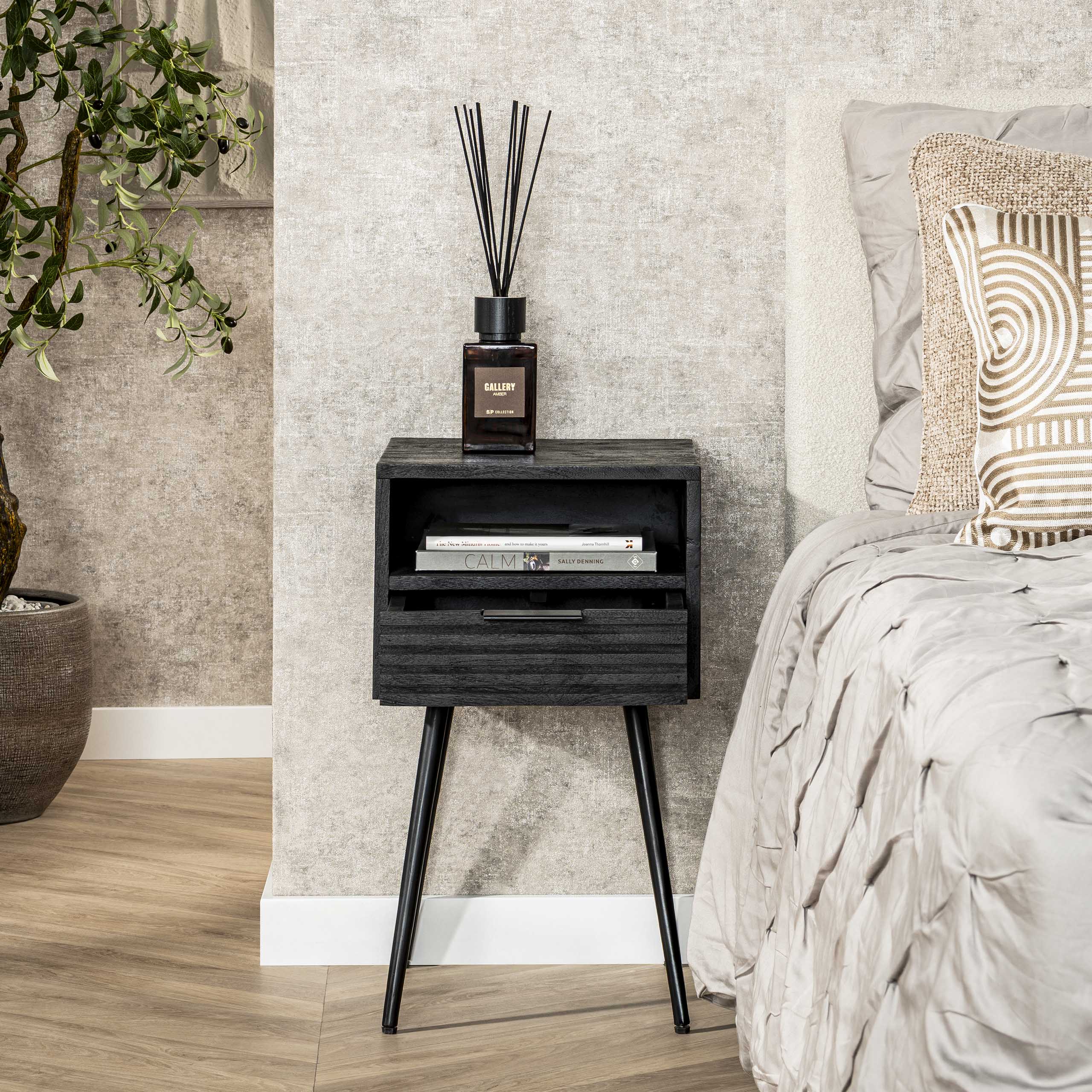 Nachtkastje Marina | 1 Lade | Massief mango zwart