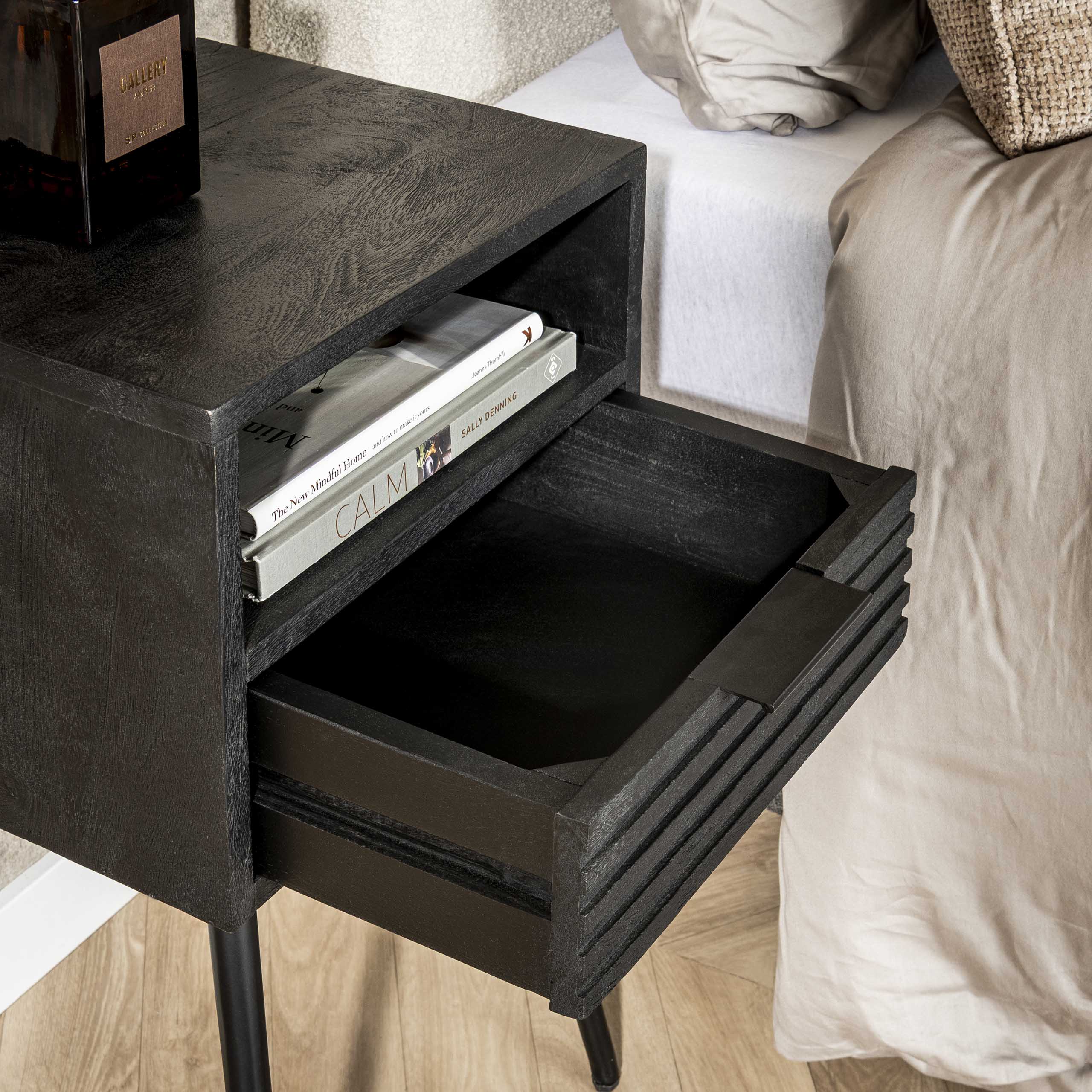 Nachtkastje Marina | 1 Lade | Massief mango zwart