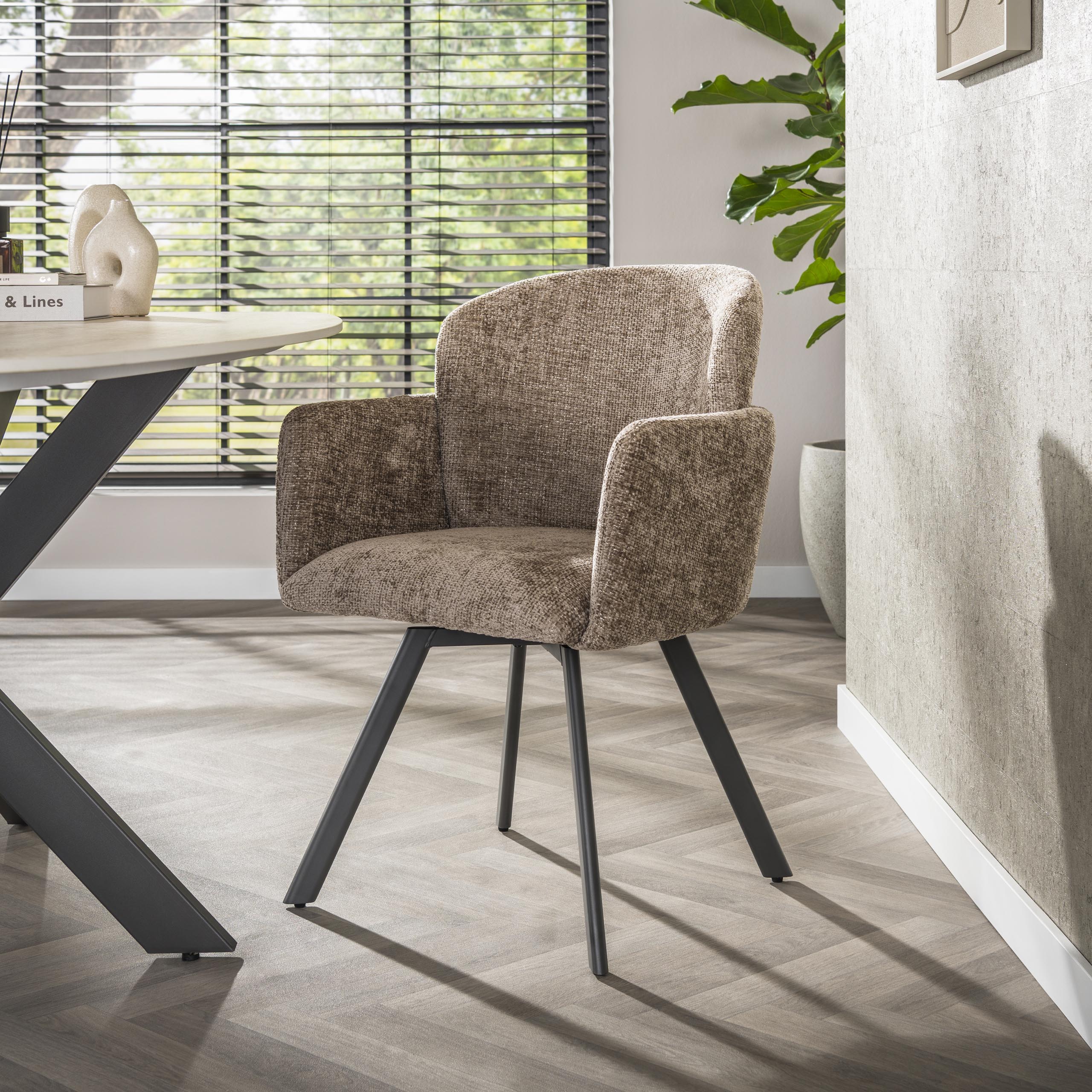 Armstoel Embrace | Draaibaar 360° | Hoven champagne