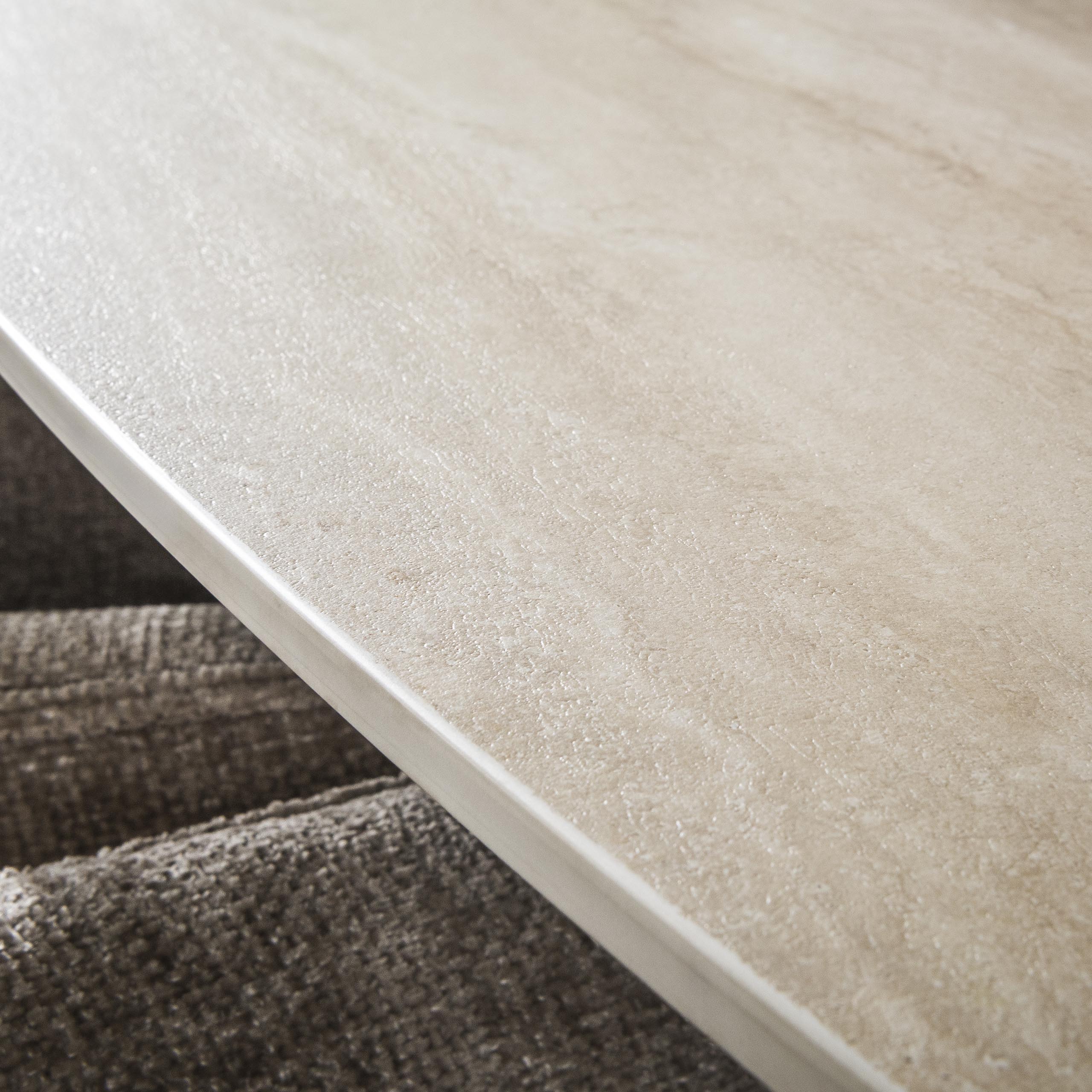 Eettafel Romano Cross | Deens ovaal | 3D keramiek travertin