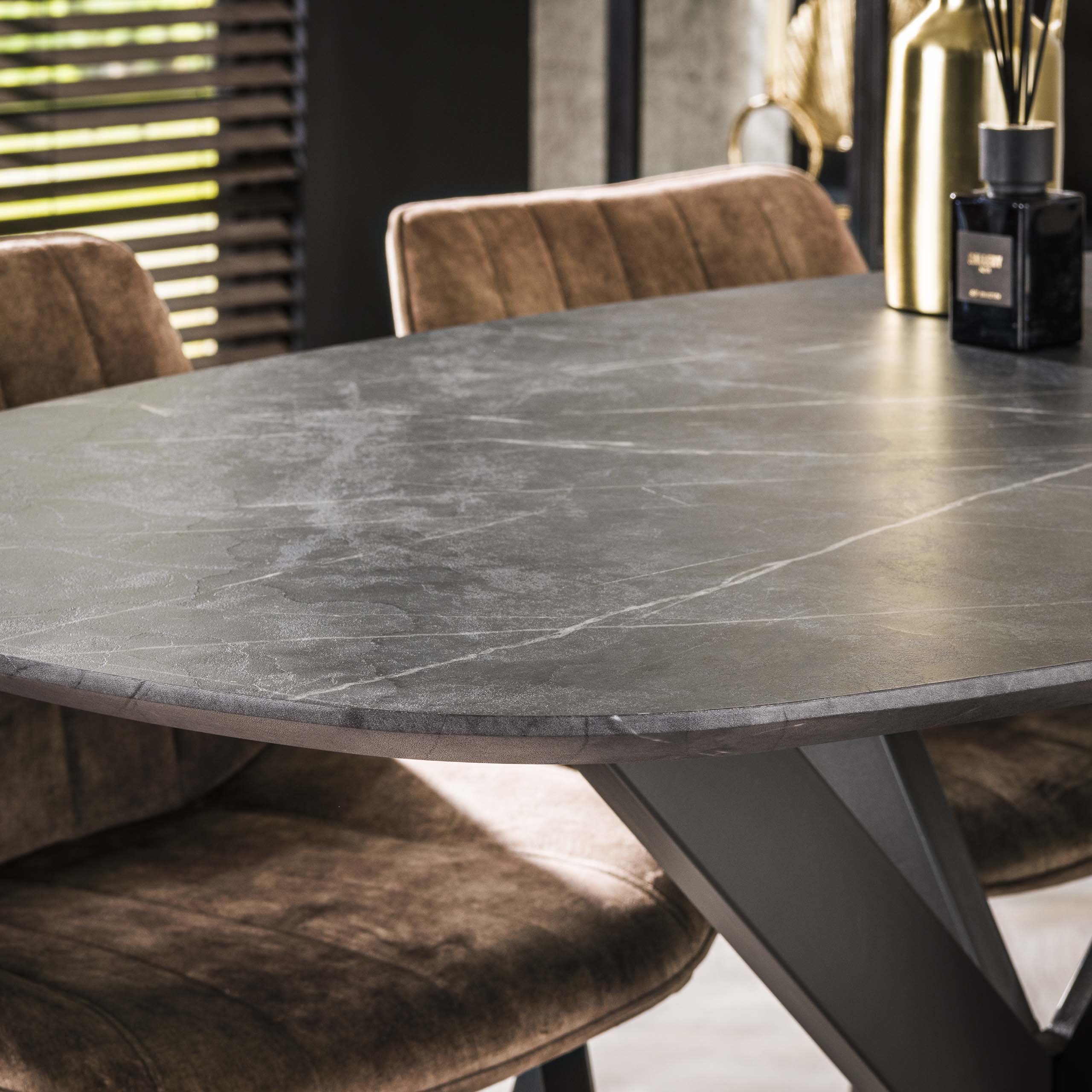 Bartafel Onyx Cross | Deens ovaal | 140cm Graphite