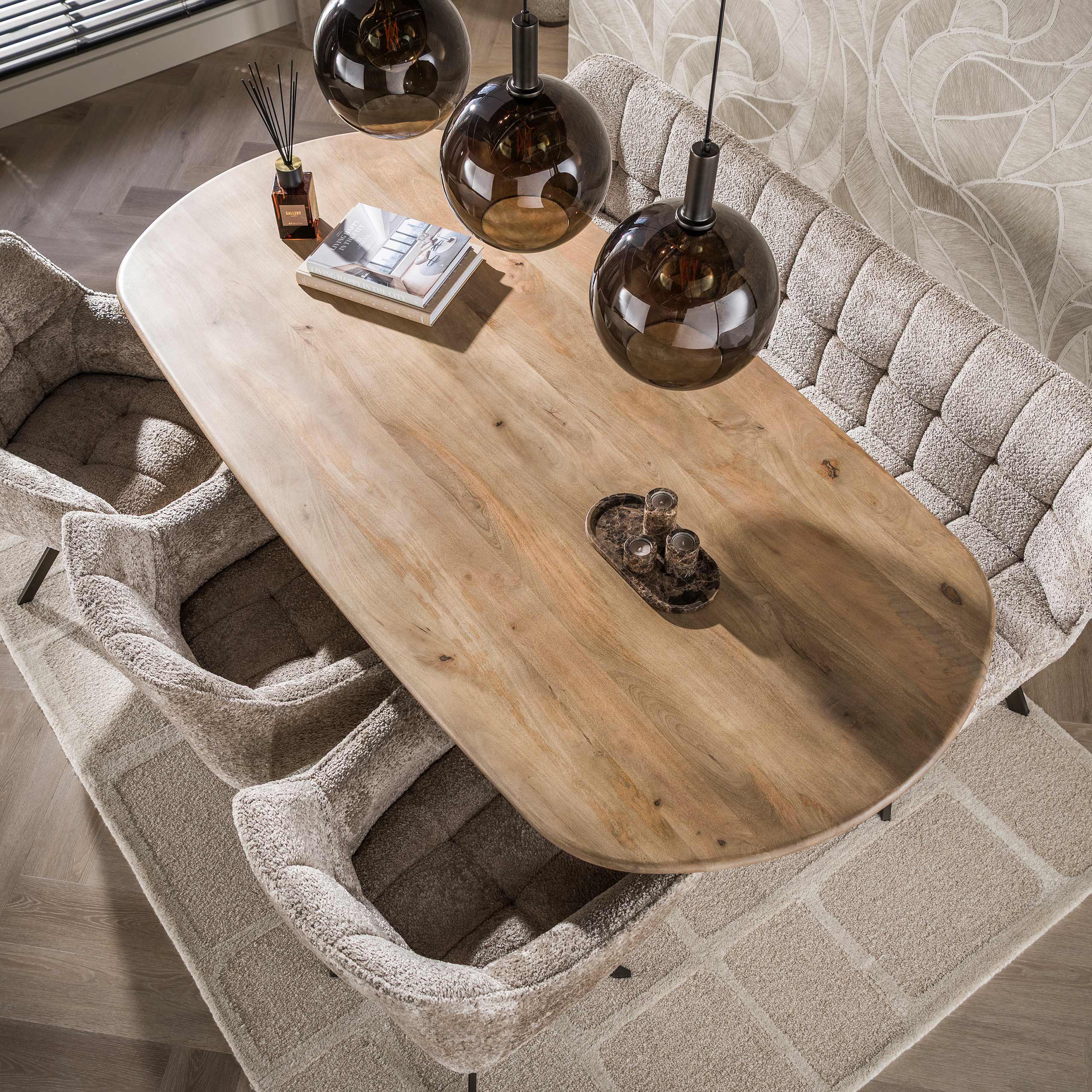 Eettafel Cliff | Ovale buis | Massief mango zand