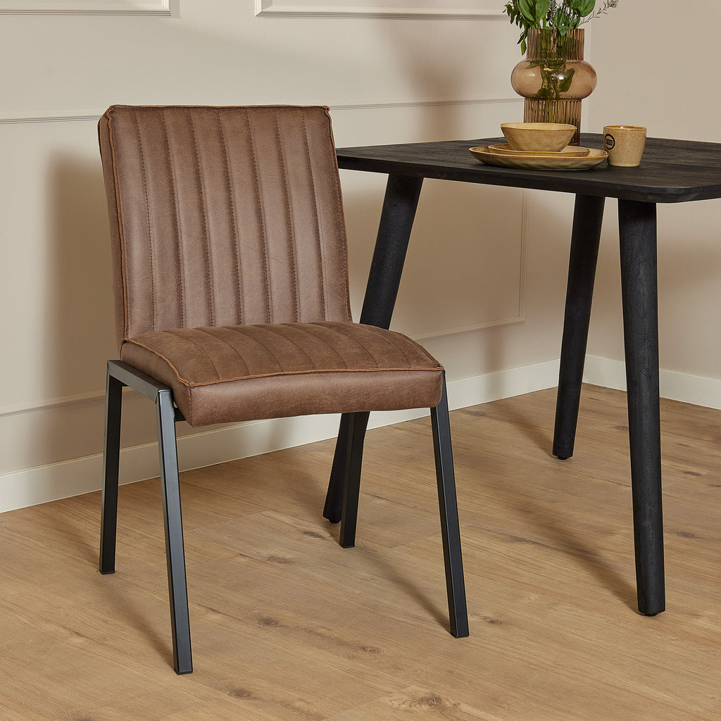 Eetkamerstoel Tivoli | Bull Brown Eco-leer | Mat zwart