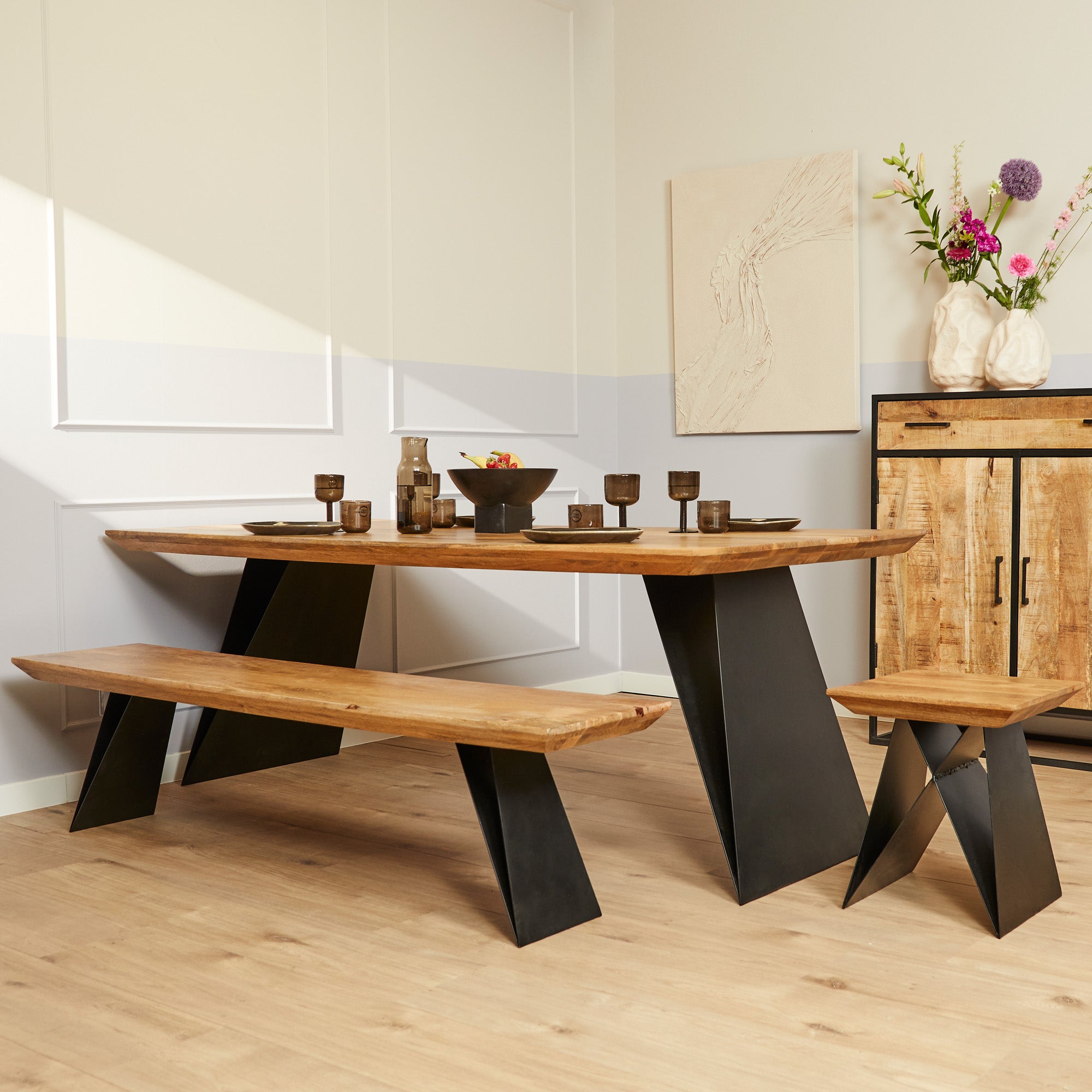Eetkamertafel Extense | Massief mango | Zwart frame