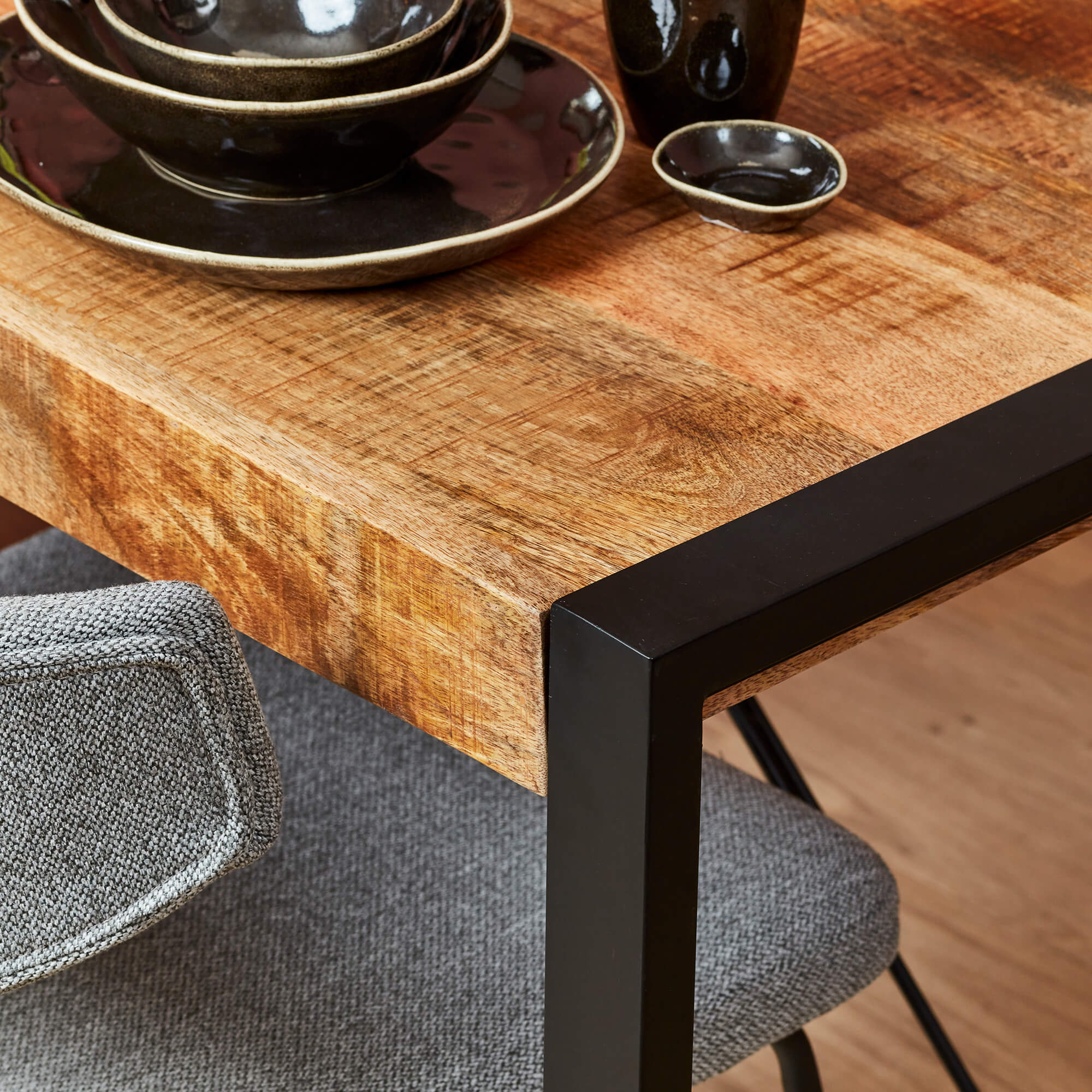 Eettafel Boaz | Mangohout | Zwarte U-poten