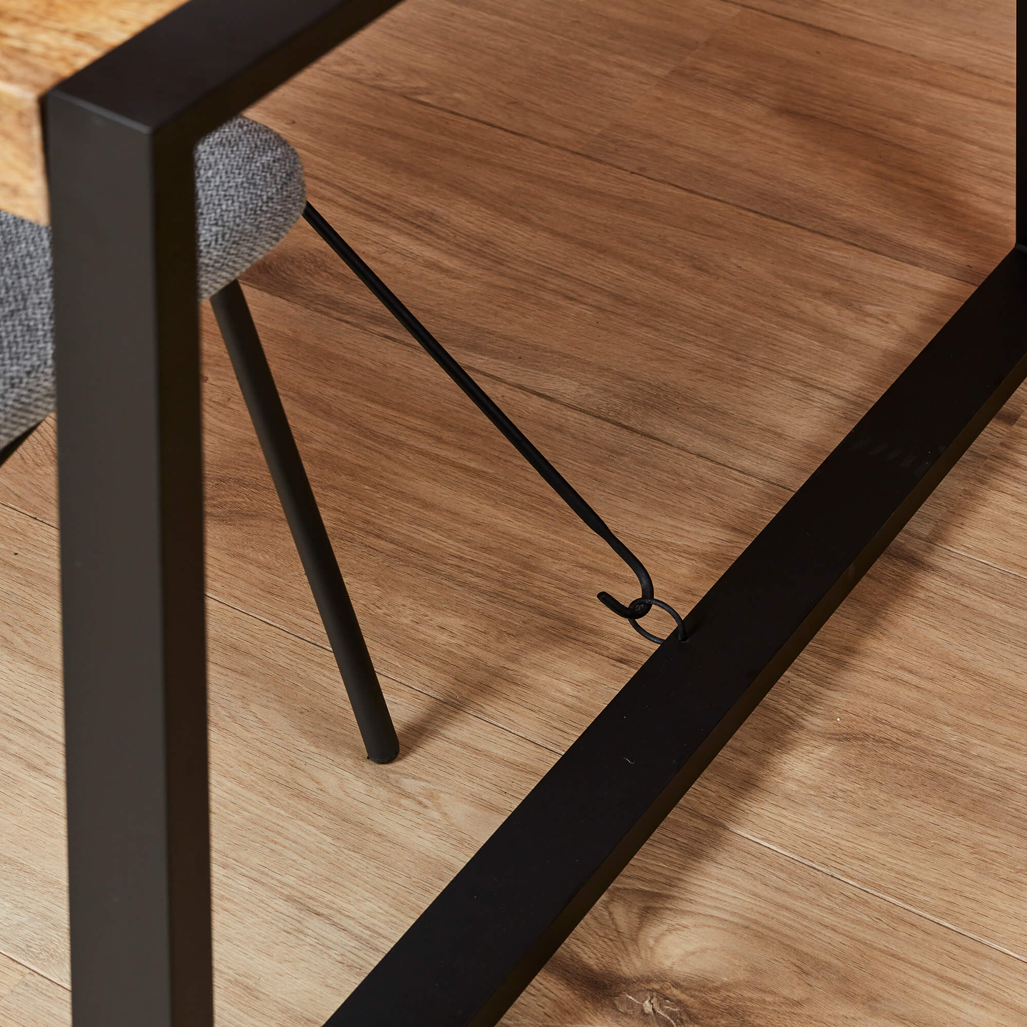 Eettafel Boaz | Mangohout | Zwarte U-poten