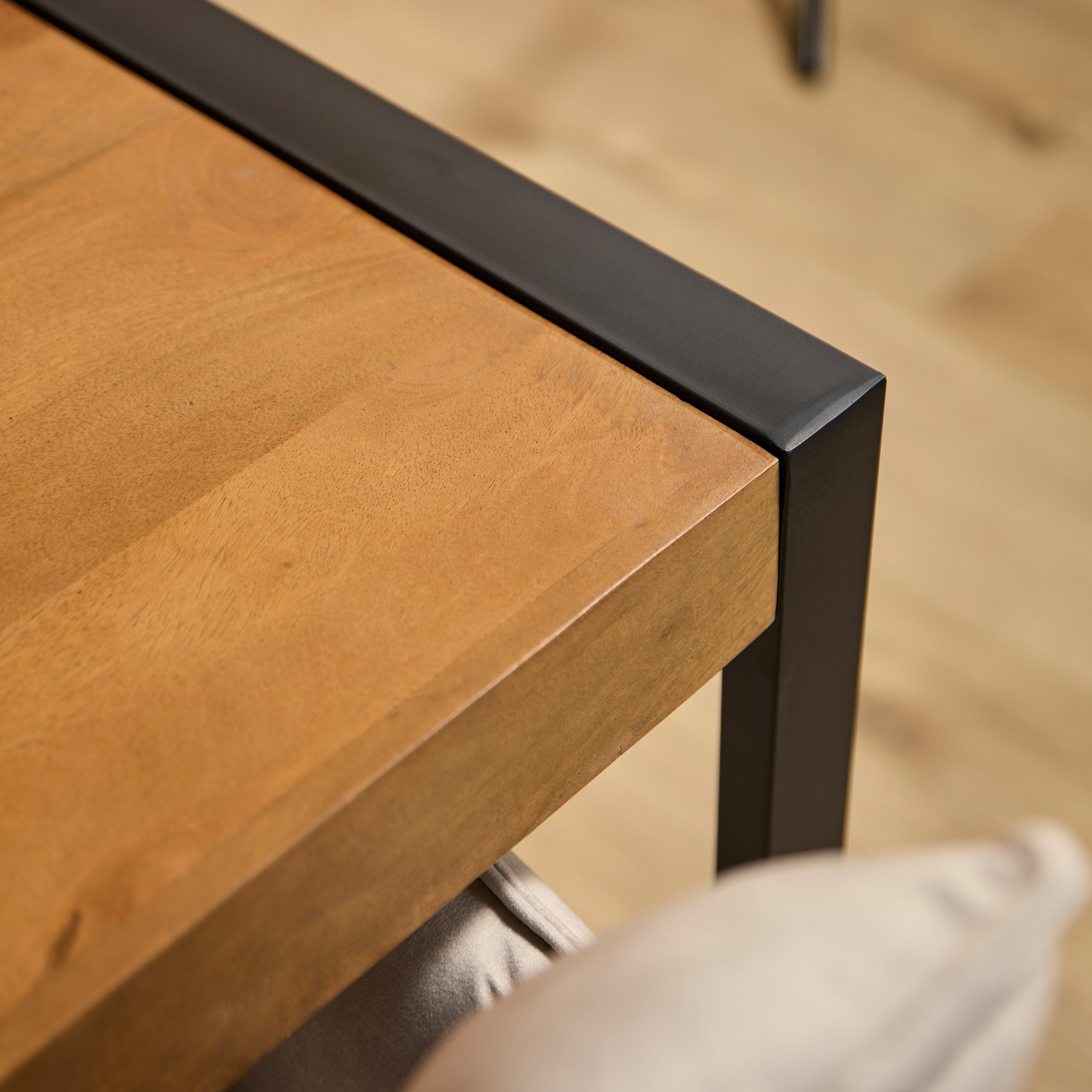 Eettafel Boaz | Mangohout & Metaal | 160x80
