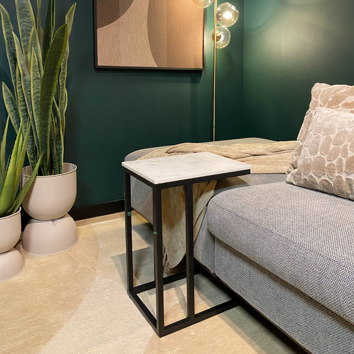 Bijzettafel Slider | Wit marmer | Zwart frame