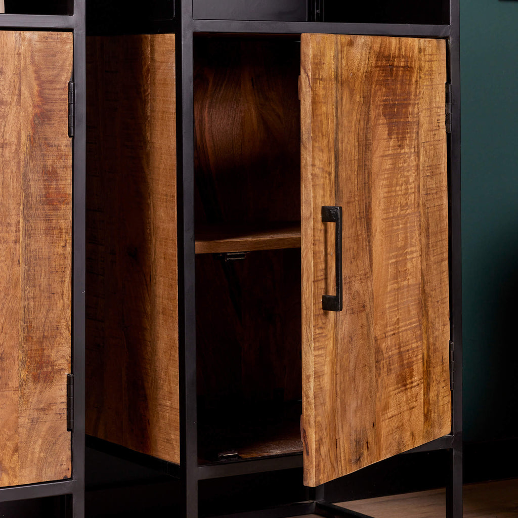 Boekenkast Oakland | Mangohouten deur | Zwart frame