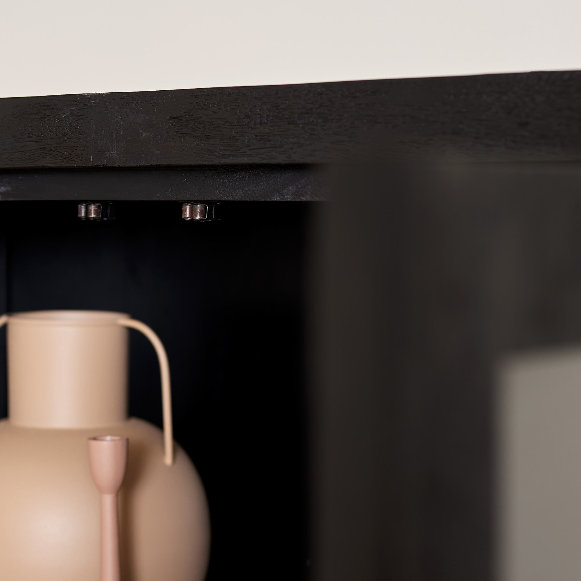 Vitrinekast Boaz | Mangohout | Zwart 115x45x180