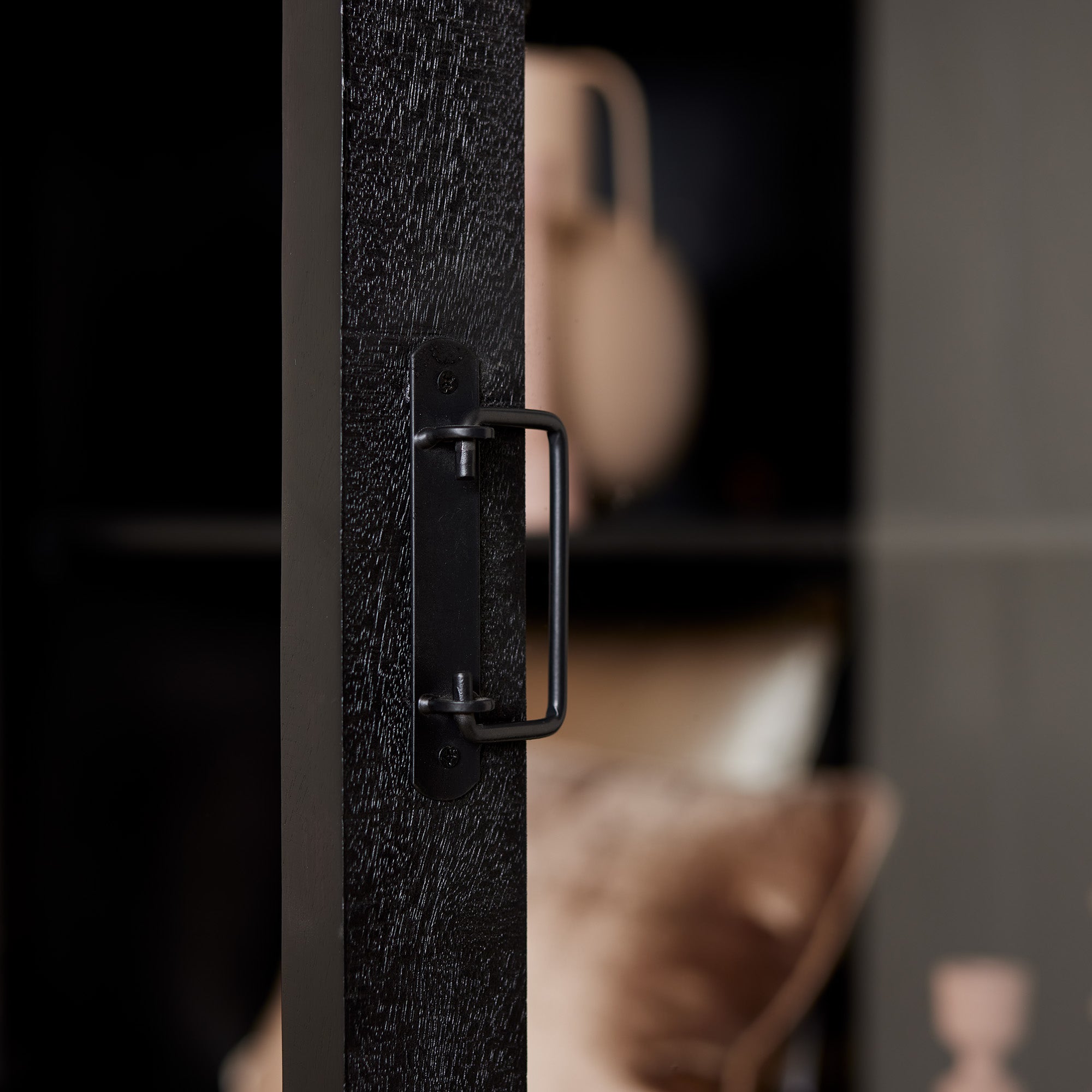 Vitrinekast Boaz | Mangohout | Zwart 115x45x180